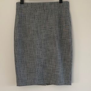 RW&CO Grey with black dots high-waisted pencil skirt - Size 6
